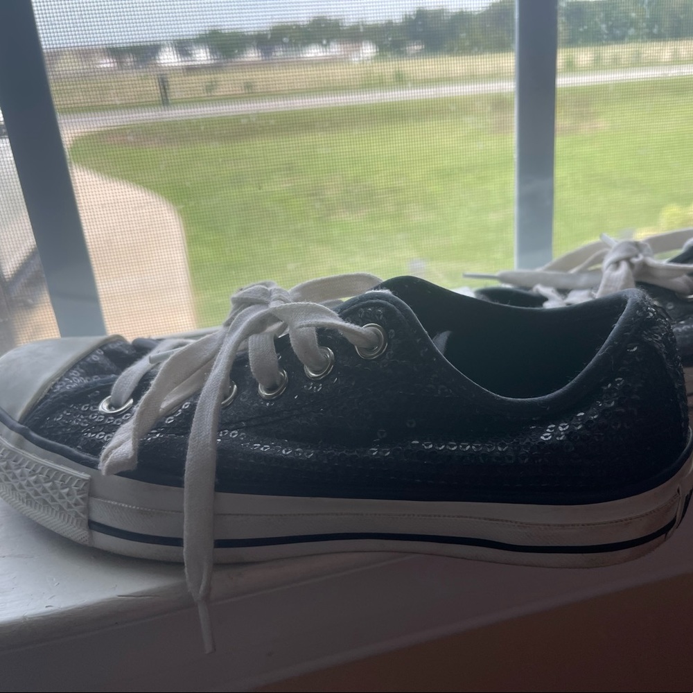 6.5 converse, black sparkle!